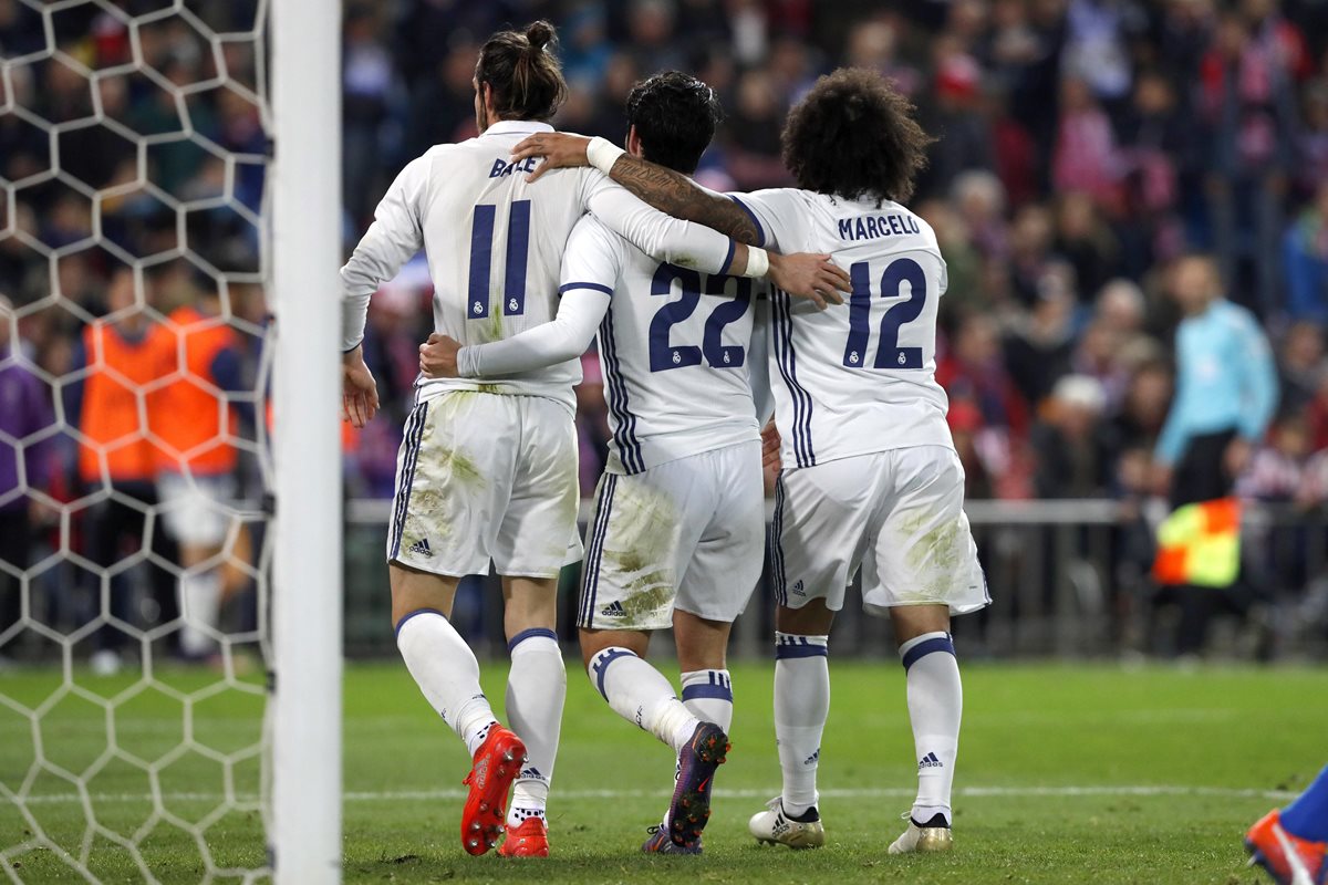 El Real Madrid recibe al Sporting previo a enfrentar al Barcelona en el Clásico. (Foto Prensa Libre: EFE)