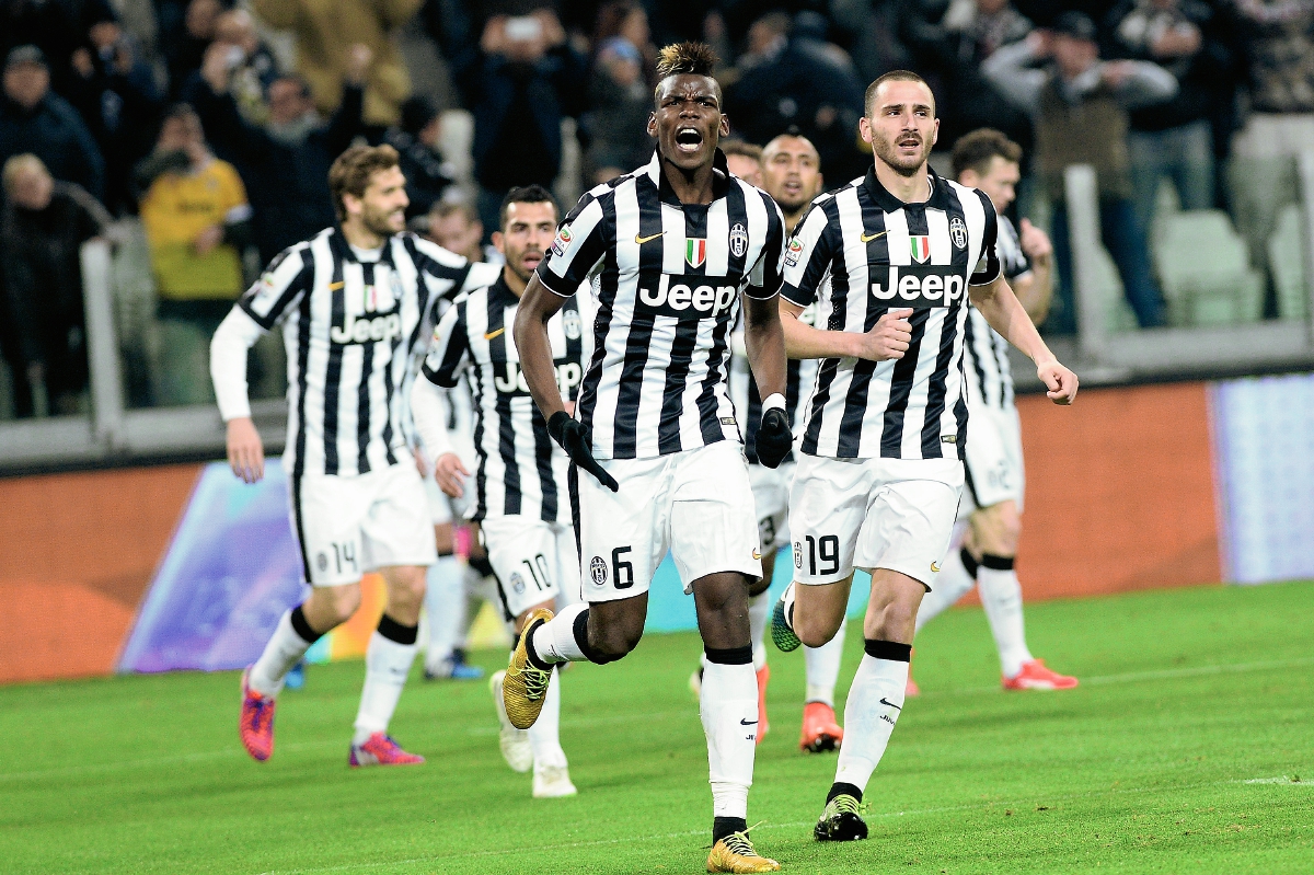 Paul Pogba celebra el gol que le dio la victoria a la Juventus. (Foto Prensa Libre: AP)