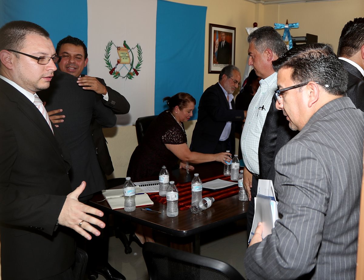 Dirigentes de Fedefut y CDAG acudieron a la cita de la Comisión del Deporte del Congreso por suspensión de la Fifa. (Foto Prensa Libre: Carlos Vicente).
