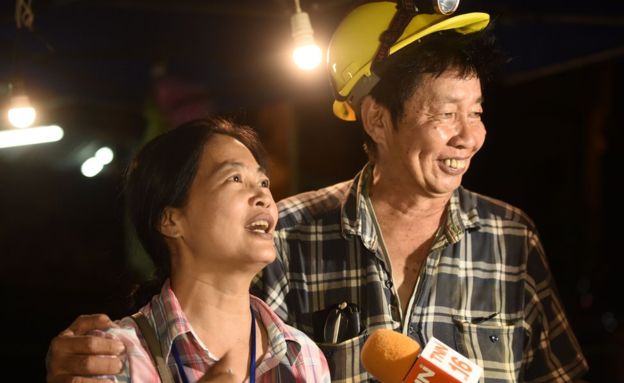Los familiares de los niños celebraron las buenas noticias. (Getty Images)