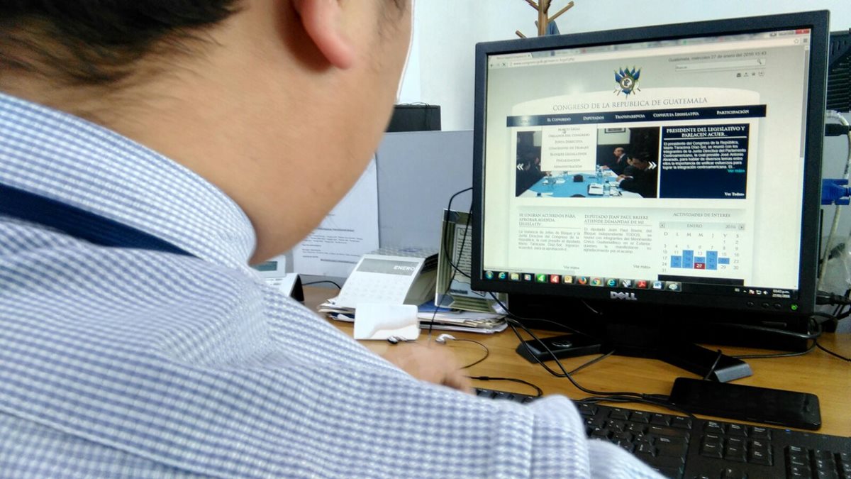 El departamento de comunicación del Congreso no tiene el dato de cuántos guatemaltecos consultaron el portal web. (Foto Prensa Libre: Hemeroteca PL)