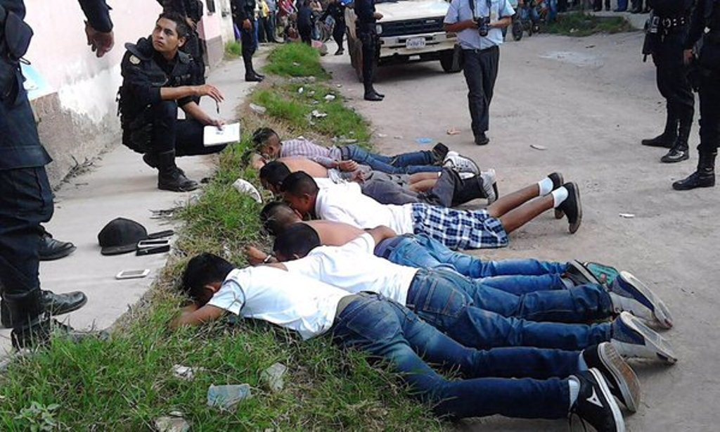 Los presuntos delincuentes capturados en Jalapa. (Foto Prensa Libre: @mingobguate)