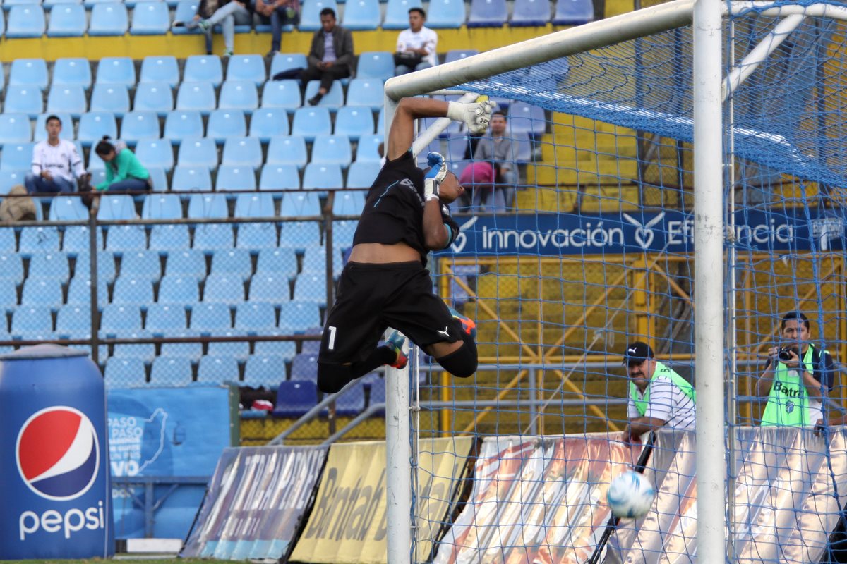 Fredy Pérez se había ganado la titularidad en el marco blanco. (Foto Prensa Libre: Hemeroteca PL)