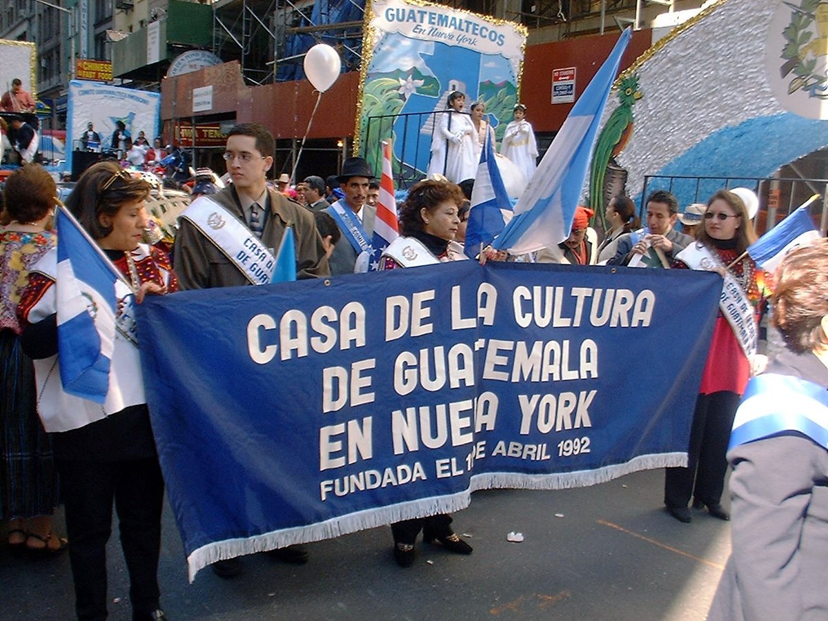 En Estados Unidos una representación de guatemaltecos participa en el desfile del Día de la Hispanidad en Nueva York, Estados Unidos. (Foto: Hemeroteca PL)