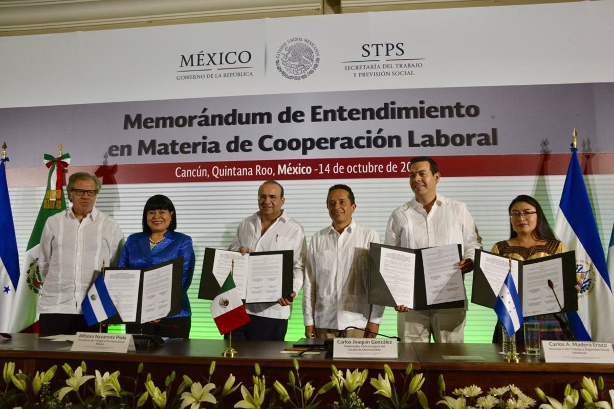 El Memorándum de Entendimiento en Materia de Cooperación Laboral fija las bases que permitirán la elaboración de un plan conjunto de apoyo a trabajadores migrantes. (Foto Prensa Libre: EFE)