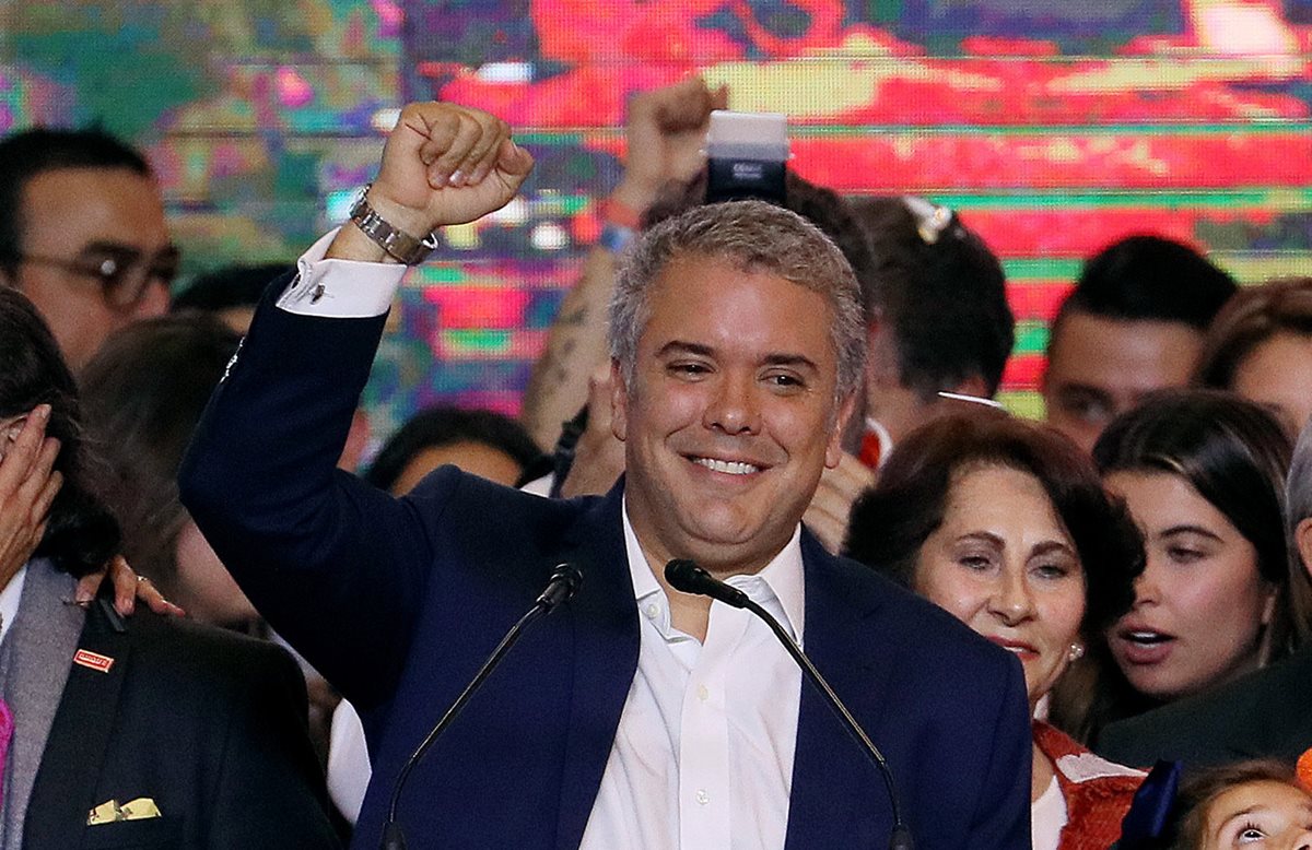 Con el 53.98 por ciento de los votos, el presidente electo Iván Duque logró vencer al exguerrillero Gustavo Petro. (EFE)