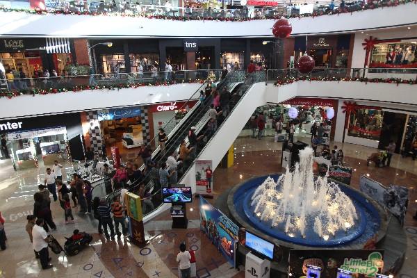 el centro Comercial Miraflores es el más visitado por los compradores, por ser uno de los  más grandes del país, en especial en la época  de fin de año.