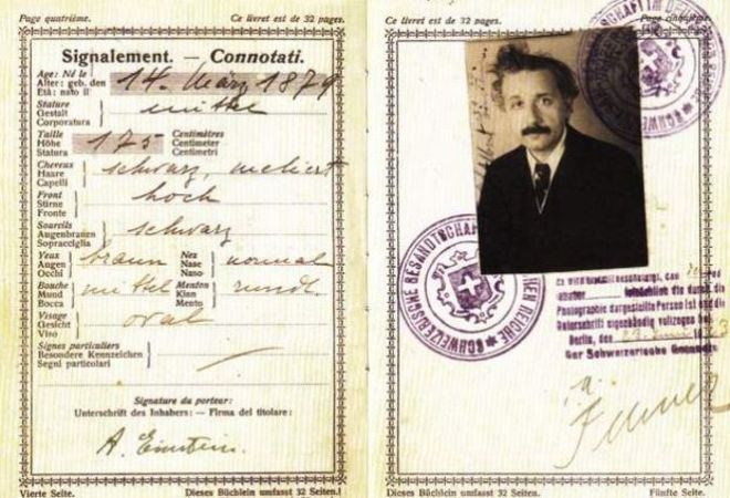 Este pasaporte perteneció a Albert Einstein y fue emitido en 1923 por el gobierno suizo. CORTESÍA DE PASSPORT-COLLECTOR.COM