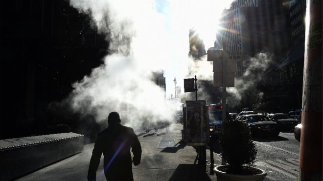 El vapor de cada día en las calles de Manhattan. AFP/GETTY IMAGES