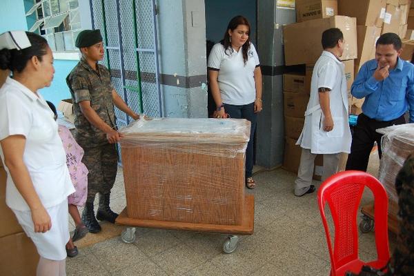 Militares hacen donativo a Hospital Regional de Coatepeque. (Foto Alexander Coyoy).