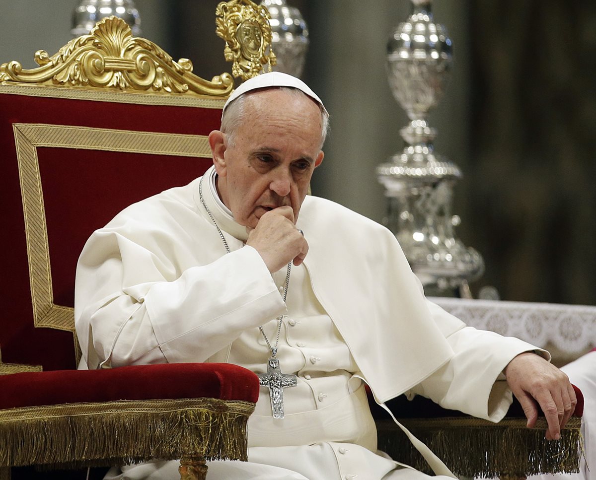 El Papa padece de una neuralgia crónica en el nervio ciático. (Foto Prensa Libre:AFP).