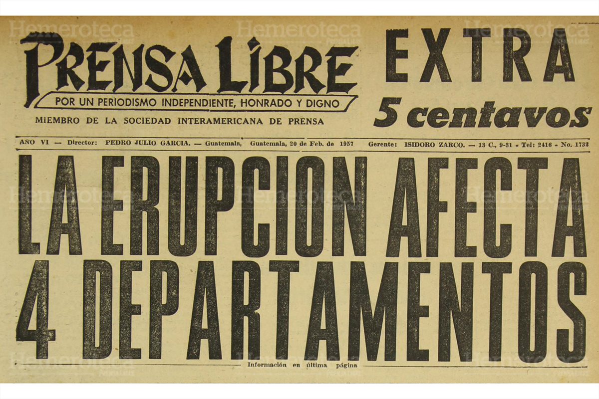 Portada de Prensa Libre del 20/02/1957 en donde se informaba sobre la erupción del Volcán de Fuego. (Foto: Hemeroteca PL).