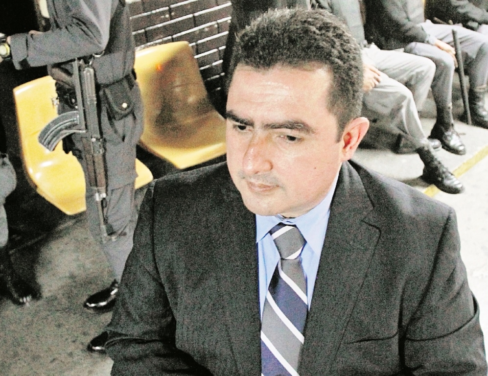 Vernon González, cuando fue detenido en noviembre del 2014 por tráfico de influencias.