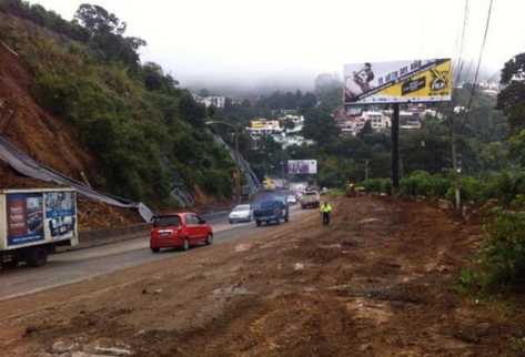 Un tercer carril fue habilitado en el kilómetro 10.5 de la ruta a El Salvador, dos que se dirigen hacia la capital y uno hacia el oriente. (Foto Prensa Libre: MICIVI)