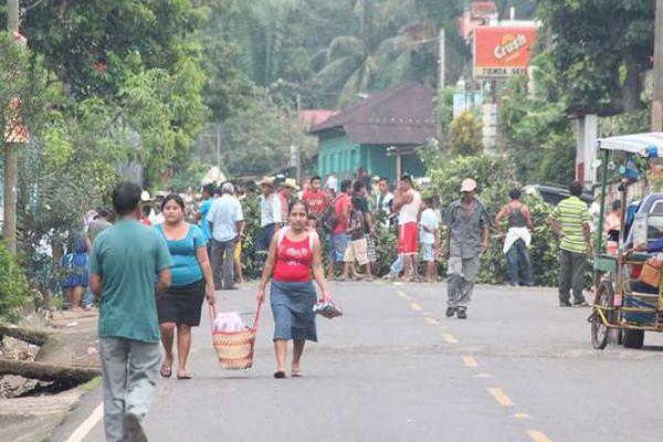 Protesta ocurrida la semana pasada en la ruta entre San Marcos y Malacatán, debido al conflicto por la energía eléctrica. (Foto Prensa Libre: Alexander Coyoy) <br _mce_bogus="1"/>