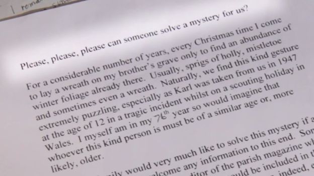 "Por favor, ¿puede alguien resolvernos el misterio?", preguntó Ann en una carta que dejó al extraño visitante en la tumba del hermano. ANNE KEAR