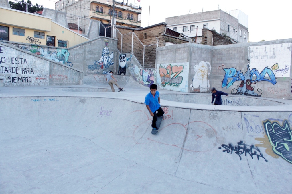 Los skaters consideran que son unidos y se preocupan unos por otros. (Foto Prensa Libre: María José Longo)