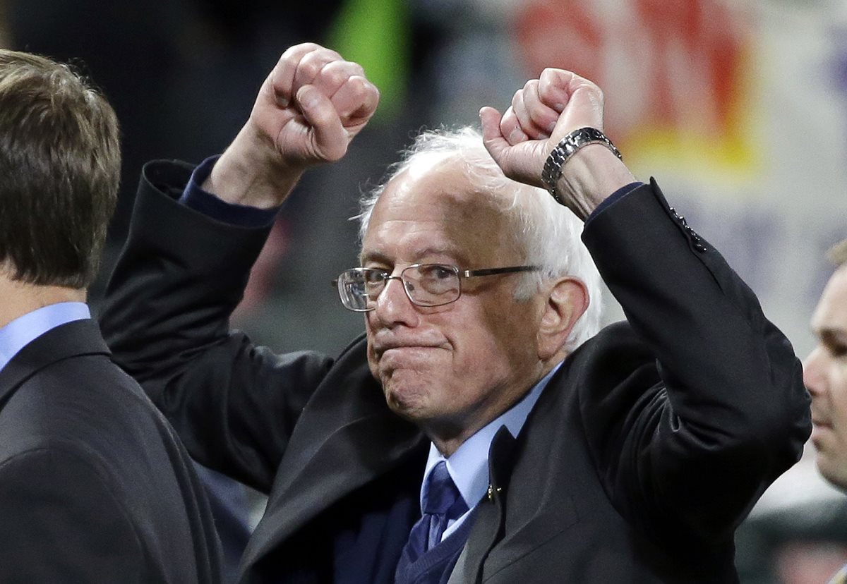 Bernie Sanders va tras los pasos de Hillary Clinton. (Foto Prensa Libre: AFP)