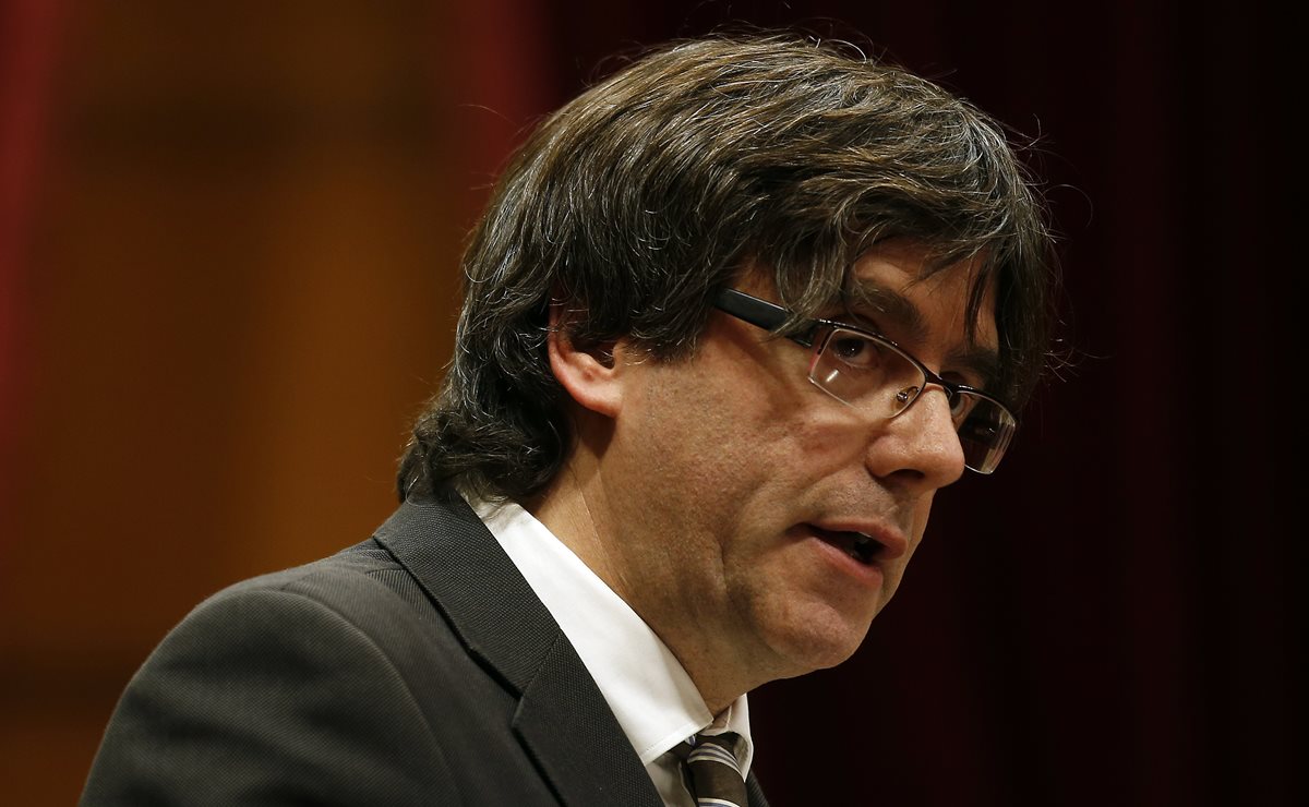 Carles Puigdemont, nuevo presidente del gobierno de Cataluña. (Foto Prensa Libre: AP).