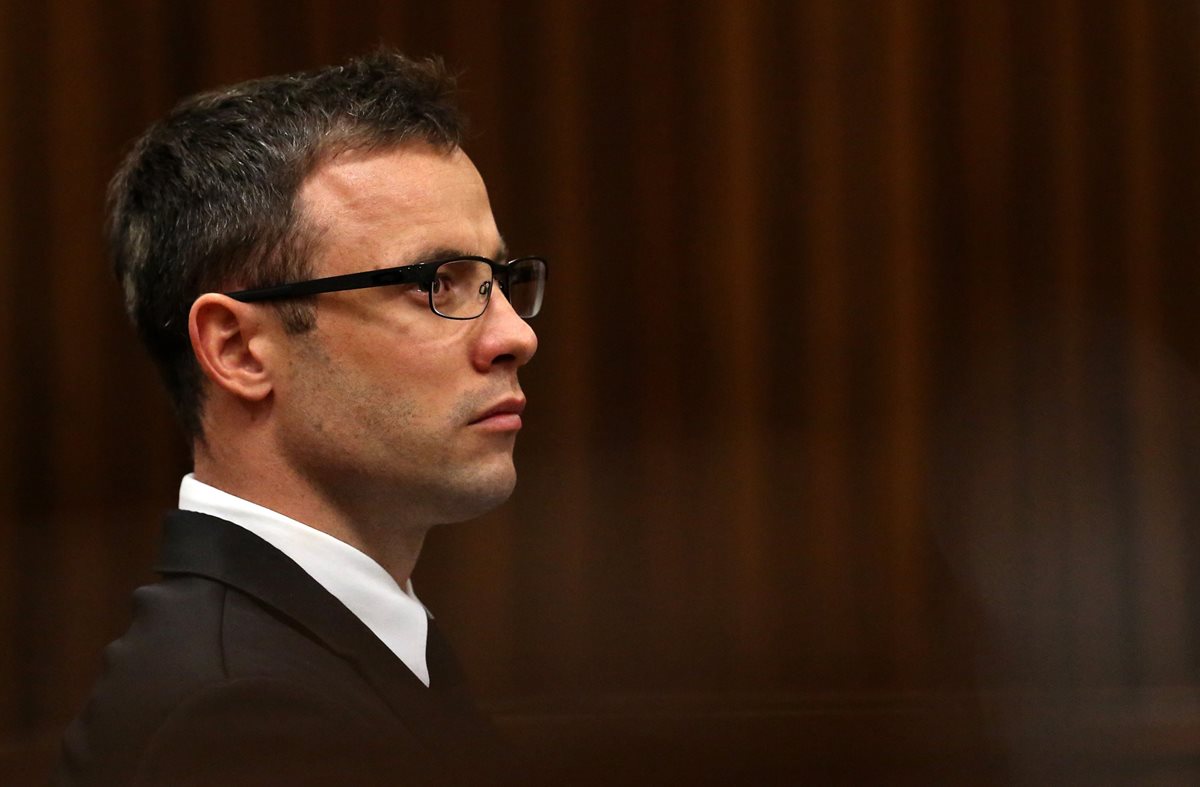 Oscar Pistorius deberá esperar la resolución del juez hasta noviembre próximo. (Foto Prensa Libre: AFP)