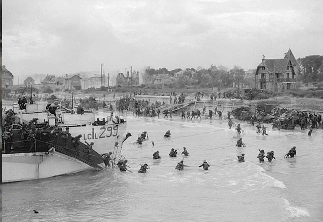 Las tropas aliadas llegan las playas francesas el 6 de junio de 1944. (Foto: Wikimedia Commons)