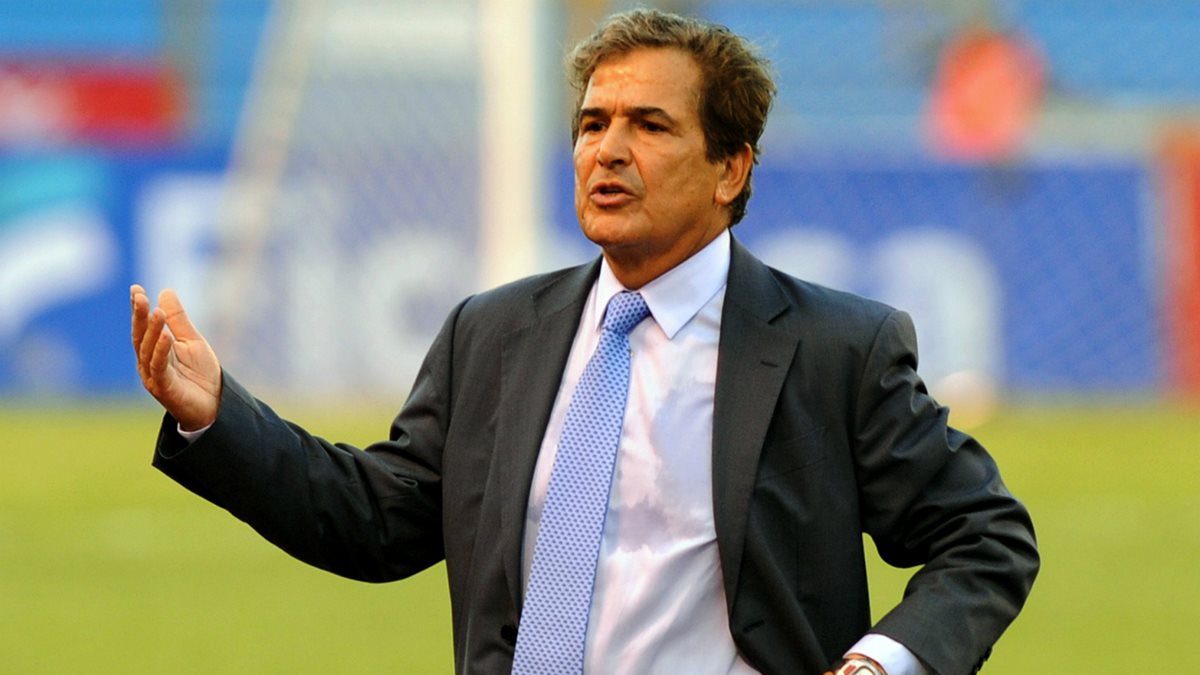 El técnico colombiano, Jorge Luis Pinto, dirige a la selección de Honduras. (Foto Prensa Libre: Hemeroteca PL)