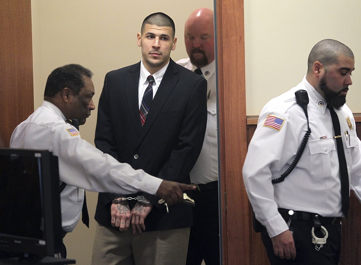 El exjugador de los Patriotas de Nueva Inglaterra se encontraba condenado por asesinato desde 2012. (Foto Prensa Libre: AP)
