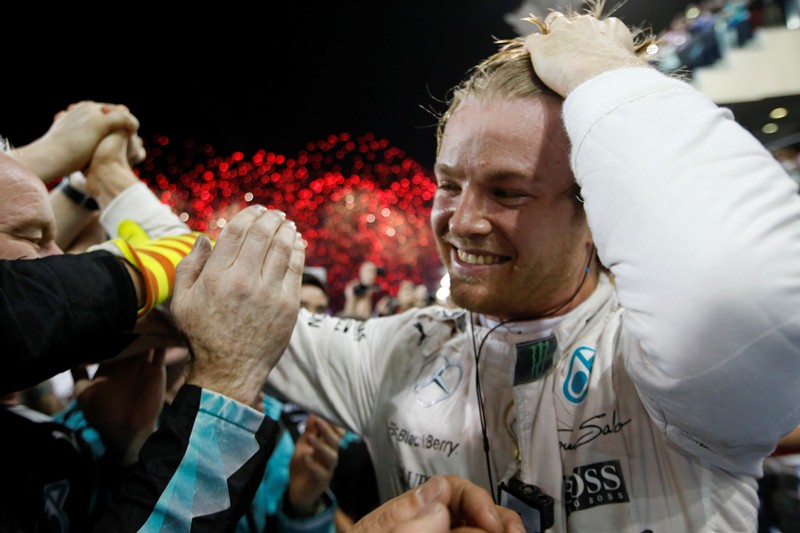 Rosberg celebró en el último circuito del Mundial de la F1. (Foto Prensa Libre: AP)
