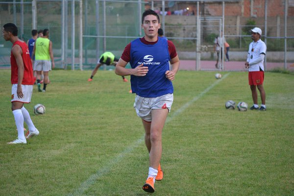 Elías Vásquez ya entrena con su nuevo equipo en el futbol venezolano. (Foto Prensa Libre: cortesía Deportivo Anzoátegui)