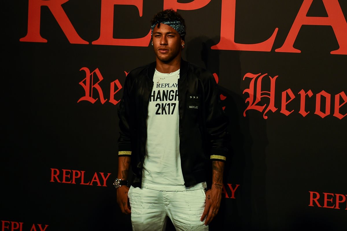 Neymar participó este lunes en un evento de modas en China. (Foto Prensa Libre: AFP)