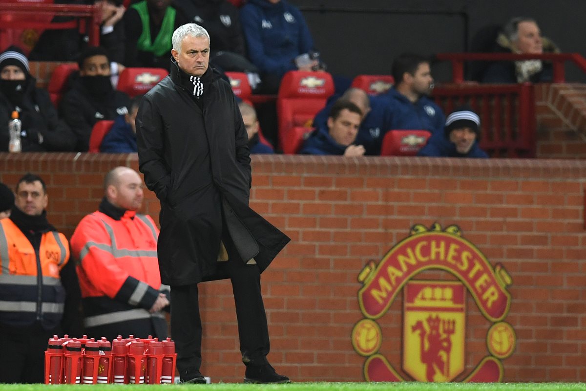 El portugués José Mourinho no consiguió ser campeón de la Premier League con el Manchester United. (Foto Prensa Libre: AFP)