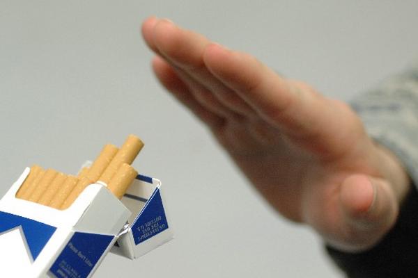 EL OBJETIVO  de la OPS es reducir el número de fumadores en América.