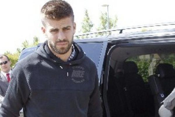 El defensa del Barcelona firmó la renovación de su contrato. (Foto Prensa Libre: EFE)