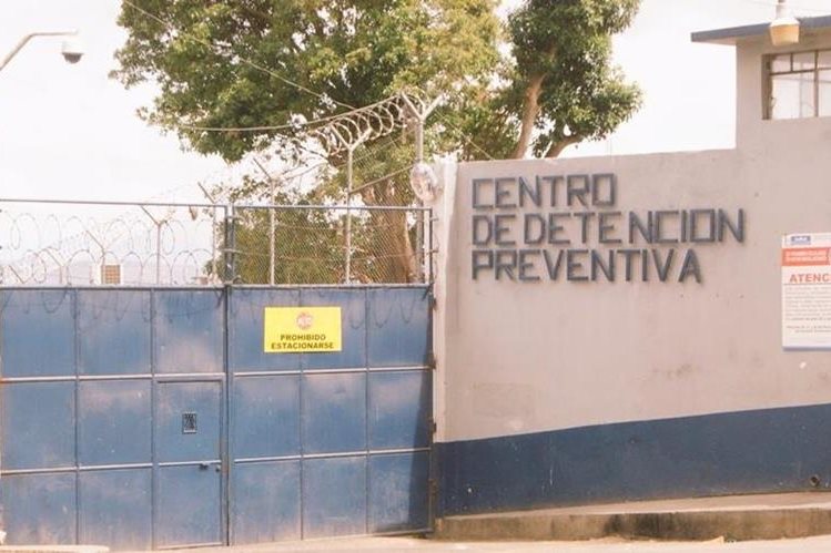 El reo apareció muerto en la entrada del sector 1 del Preventivo. (Foto Prensa Libre: Hemeroteca PL)