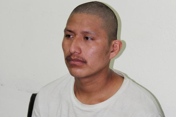 Pablo Acicona Ijom escucha la sentencia. (Foto Prensa Libre: Oscar Figueroa)