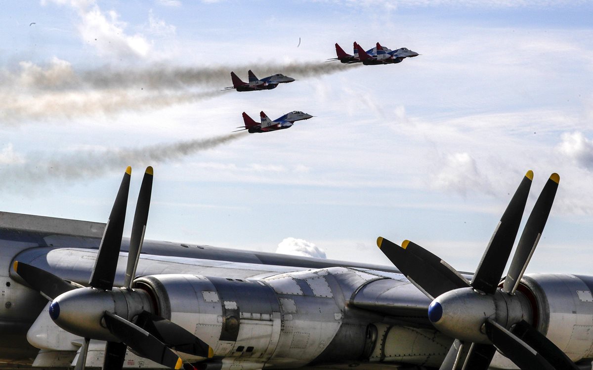 Fuerza aérea rusa, durante maniobras militares. (Foto Prensa Libre: EFE)
