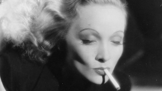 La actriz alemana Marlene Dietrich fue una clásica Femme Fatale. Hermosa, misteriosa, independiente y atrevida. GETTY IMAGES