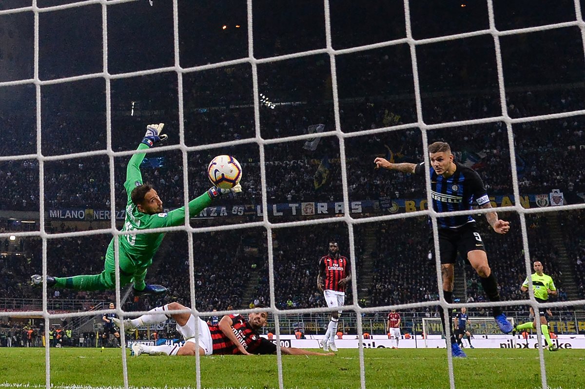El golazo de Mauro Icardi en tiempo de reposición le dio la victoria al Inter de Milán. (Foto Prensa Libre: AFP)