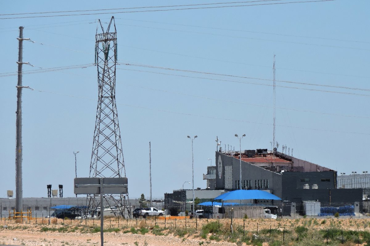 Vista general de la penitenciaria de Ciudad Juárez, donde quedó recluido el "Chapo". (Foto Prensa Libre: AFP).