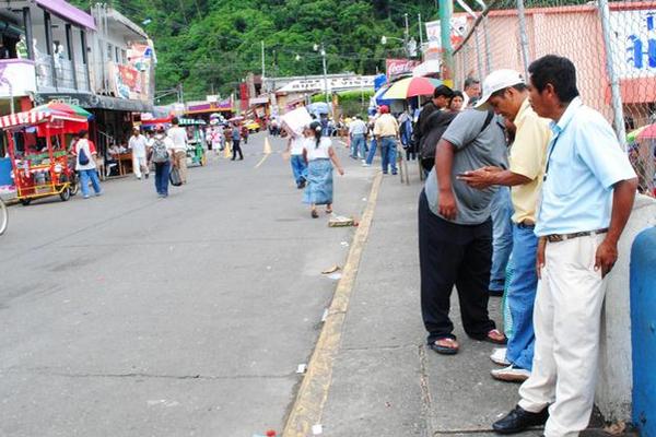 Las autoridades del Instituto Nacional de Migración (INM) exigen pasaporte con visa mexicana, para recorrer la franja fronteriza foto: (Prensa Libre)