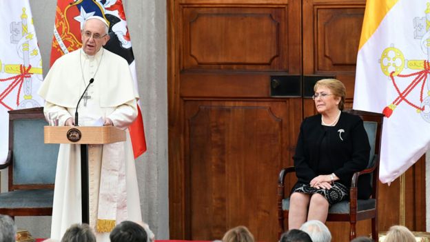 Uno de los momentos más destacados de la visita del Papa fue cuando pidió perdón a las víctimas de abusos sexuales pero para muchos de ellos las disculpas no alcanzaron. GETTY IMAGES