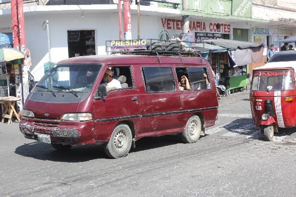 En Chimaltenango se quejan de  cobros excesivos y de mal servicio de pilotos.