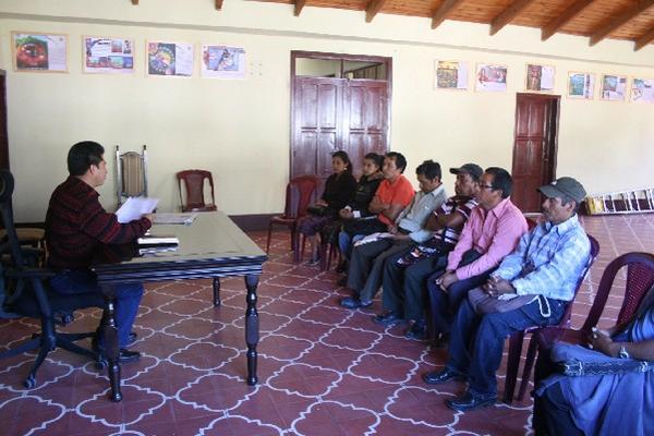 El alcalde Rodolfo Pérez  informa del recorte del presupuesto que tuvo la comuna.