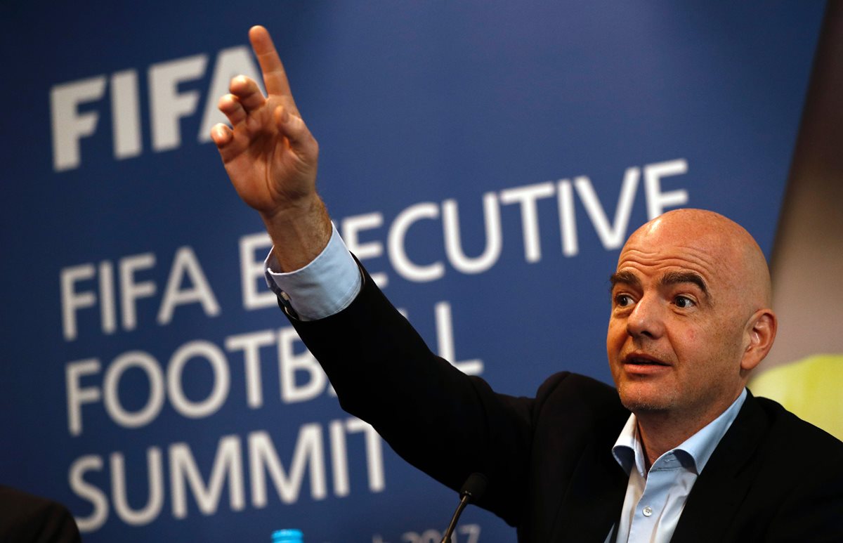 El presidente de la FIFA Gianni Infantino recordó a Estados Unidos que tiene que garantizar acceso total al país a jugadores, funcionarios y fanáticos. (Foto Prensa Libre: AFP)
