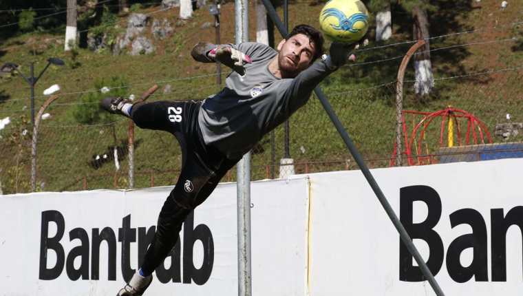Álvaro García, guardameta de Cobán, lleva cuatro torneos con el equipo. Su primer club en Guatemala fue el Deportivo Guastatoya. (Foto Prensa Libre: Eduardo Sam Chun)