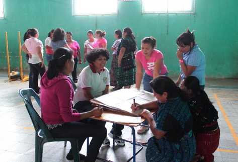 maestras de  preprimaria participan en diplomado facilitado por  la PDH y el Mineduc.