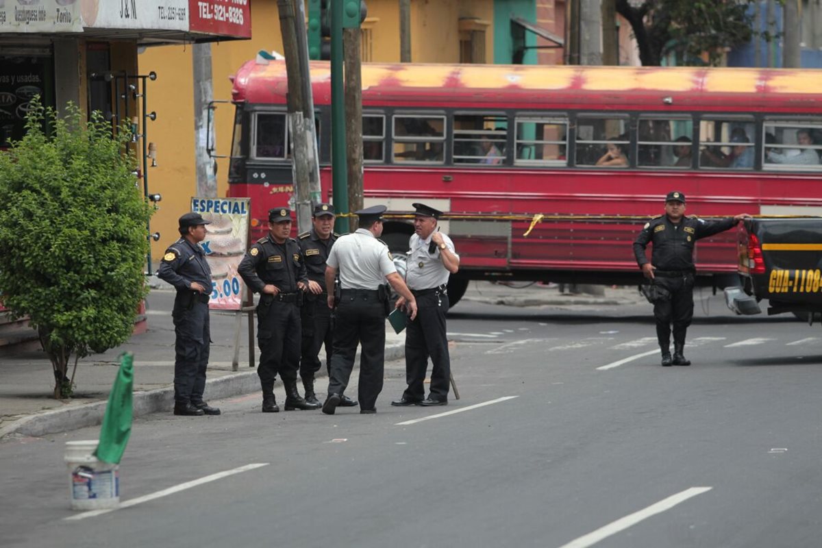 El ataque armando se registró en la Avenida Elena, cerca del Hospital General San Juan de Dios. (Foto Prensa Libre: Érick Avila)