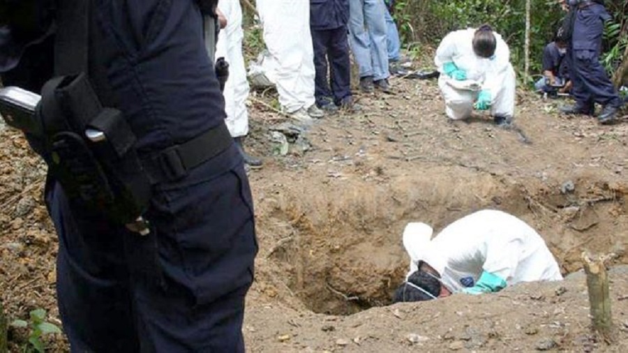 Hallan restos de personas en cuatro fosas clandestinas en municipio mexicano de Xalisco. (Foto Prensa Libre: EFE)
