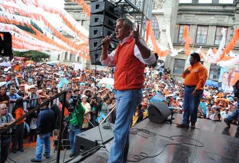 Otto Pérez Molina, del PP, durante su discurso en San Marcos. (Foto Prensa Libre: Aroldo Marroquín)