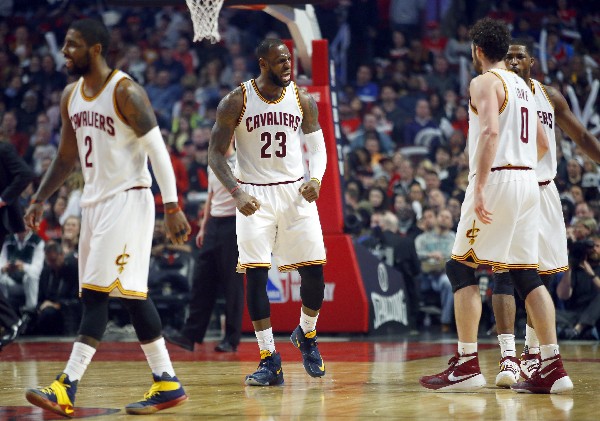 LeBron James es sin duda la figura más importante de los Cavaliers de la NBA. (Foto Prensa Libre: AP)